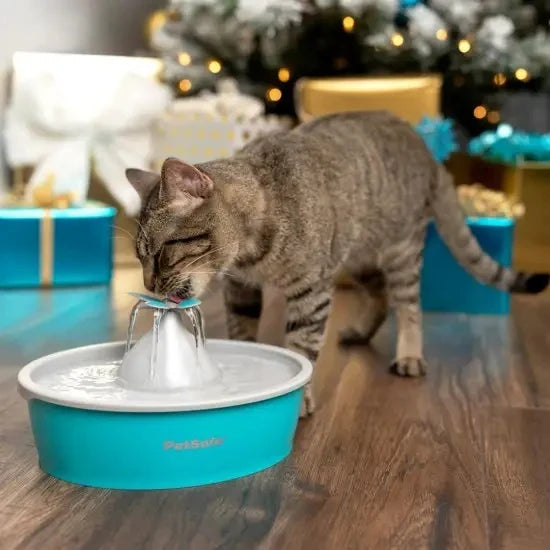 Petlux drinking fountain with app